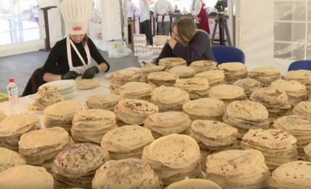 Близо 140 босненски готвачи поставиха нов световен рекорд като направиха