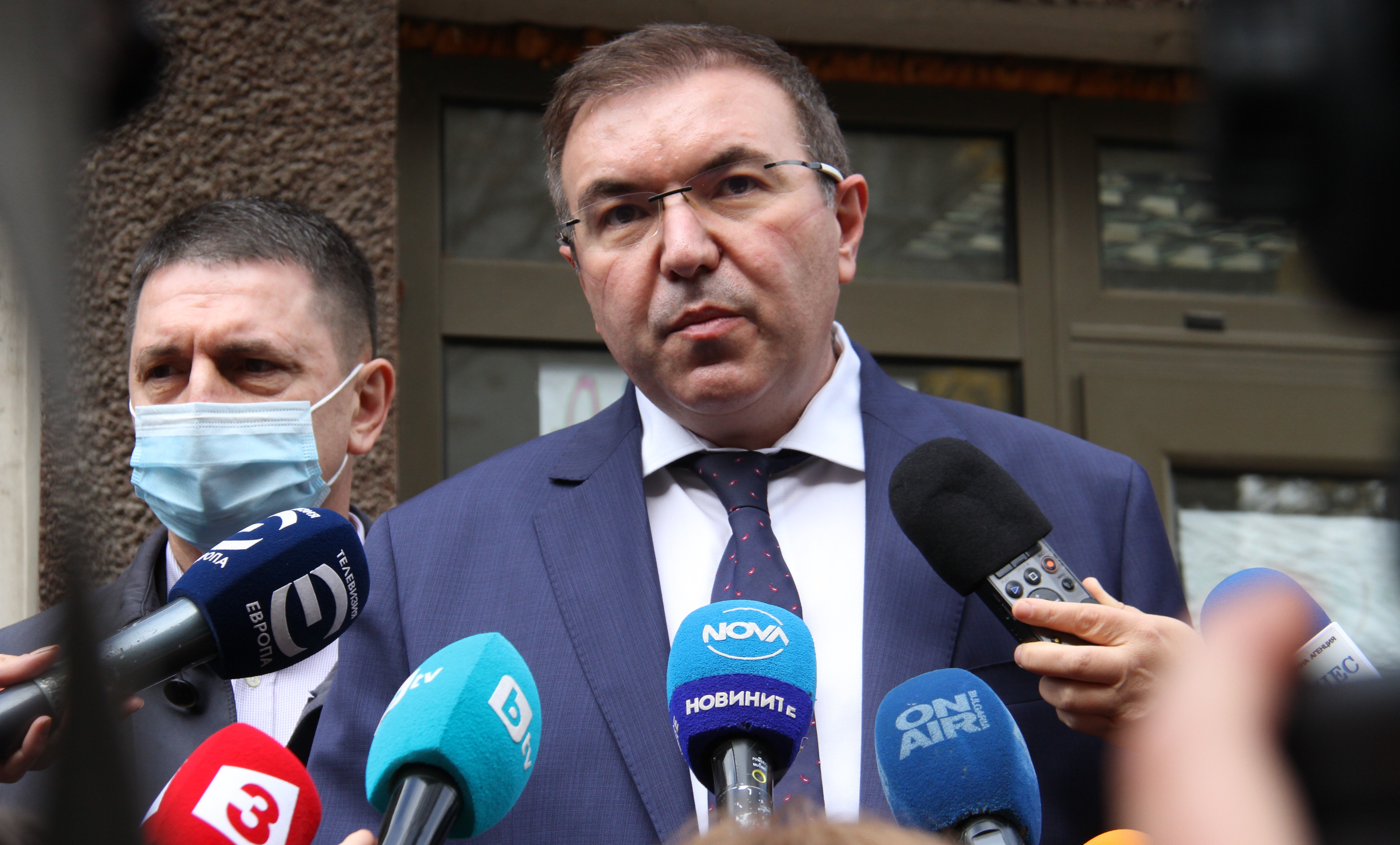 Здравният министър проф. Костадин Ангелов ще предложи на Министерския съвет