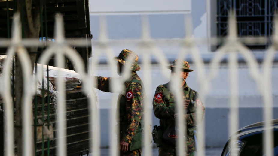 Военен преврат в Мианма Телевизия на военните обяви че въоръжените сили