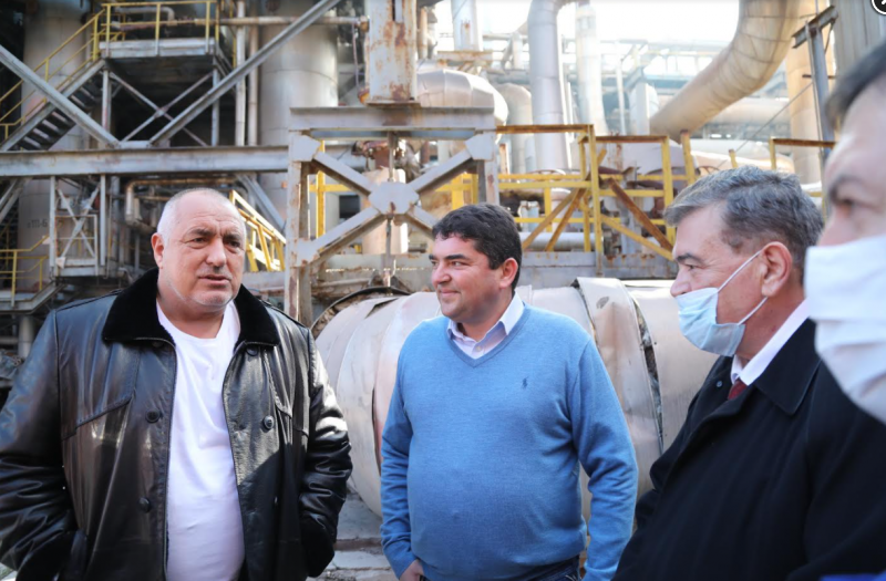 ПремиерътБойко Борисов да бъде санкциониран за това че използва държавни