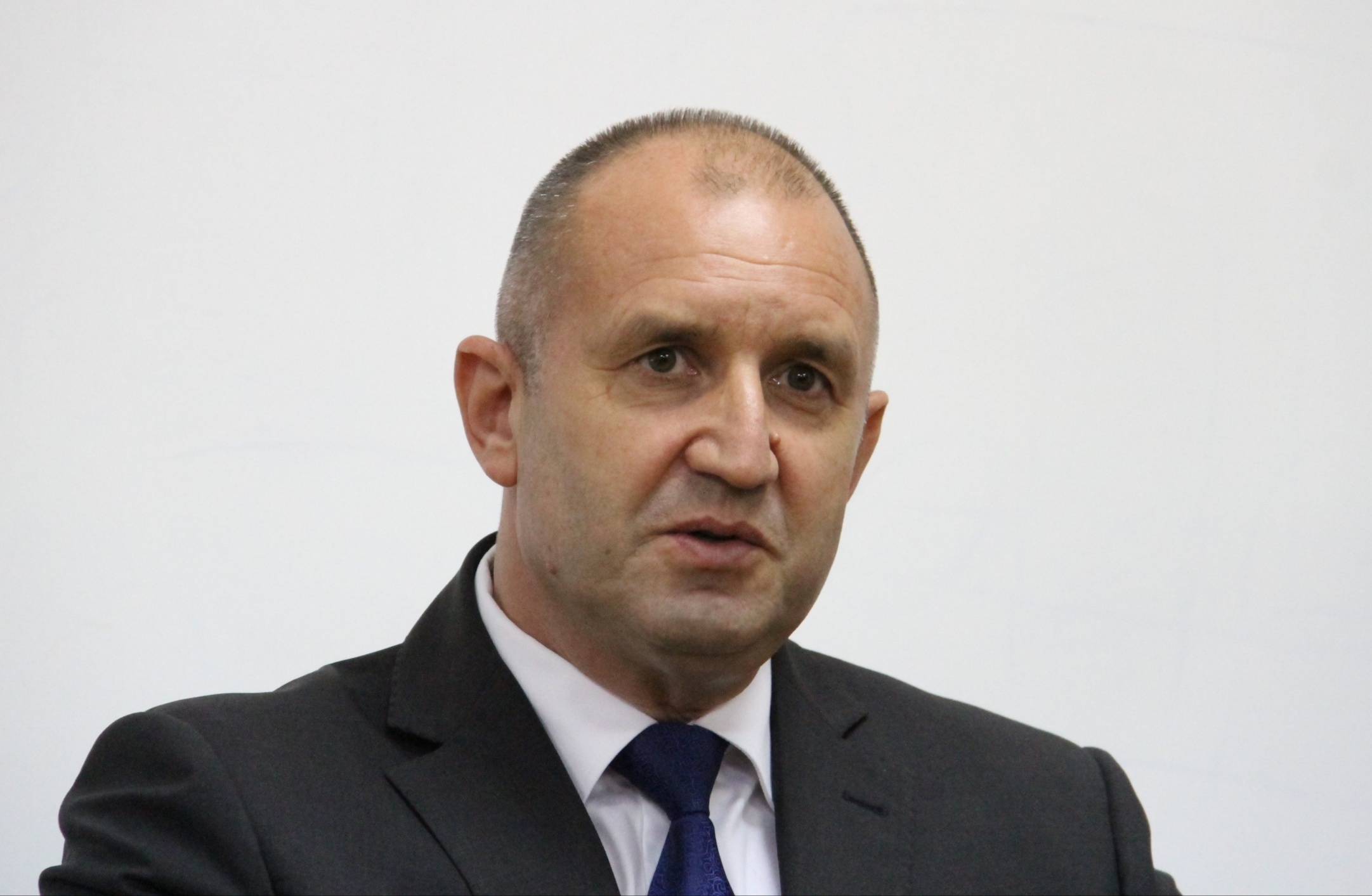 Президентът Румен Радев внесе в Конституционния съд искане за установяване