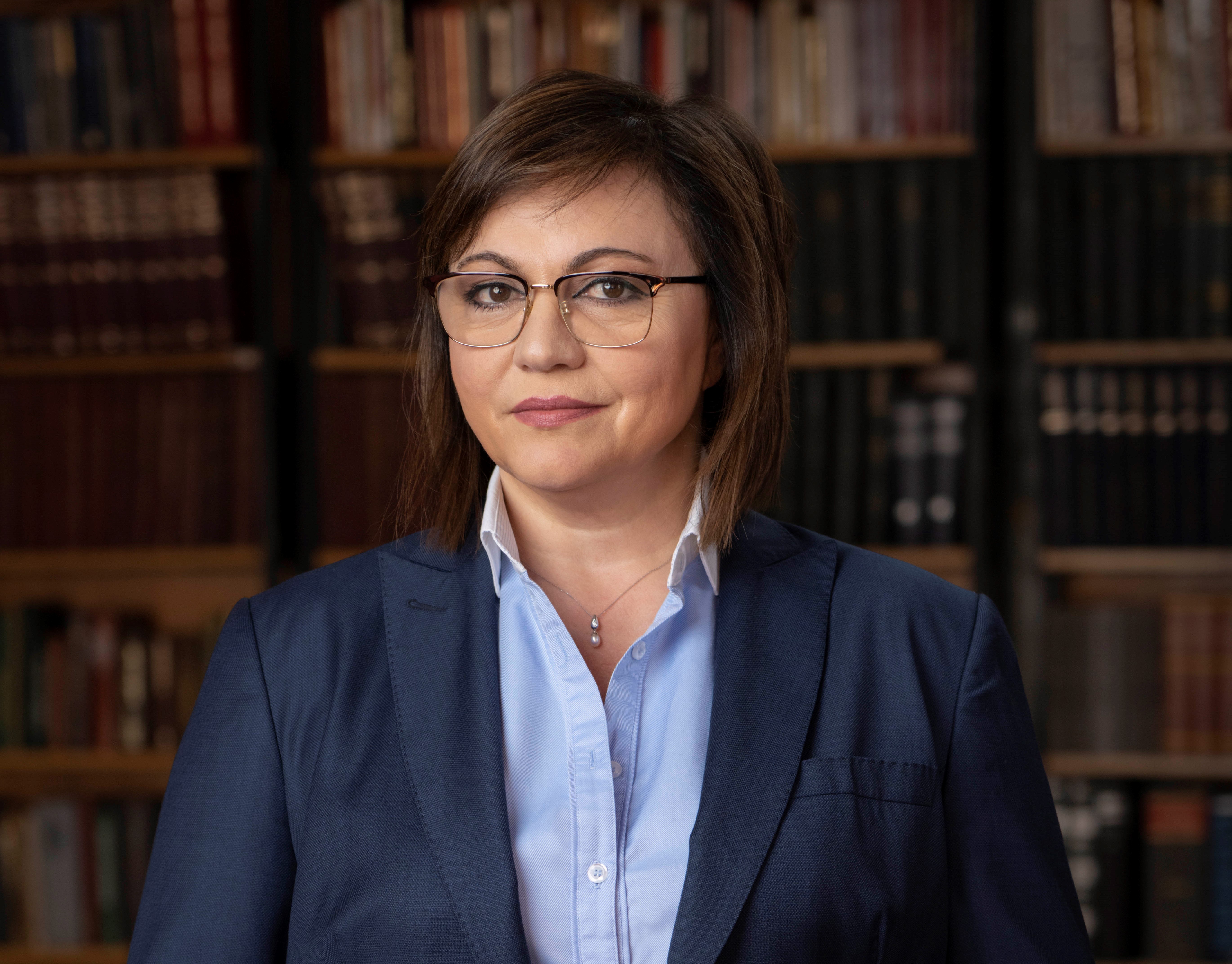 Лидерът на БСП Корнелия Нинова коментира в социалните мрежи вчерашното