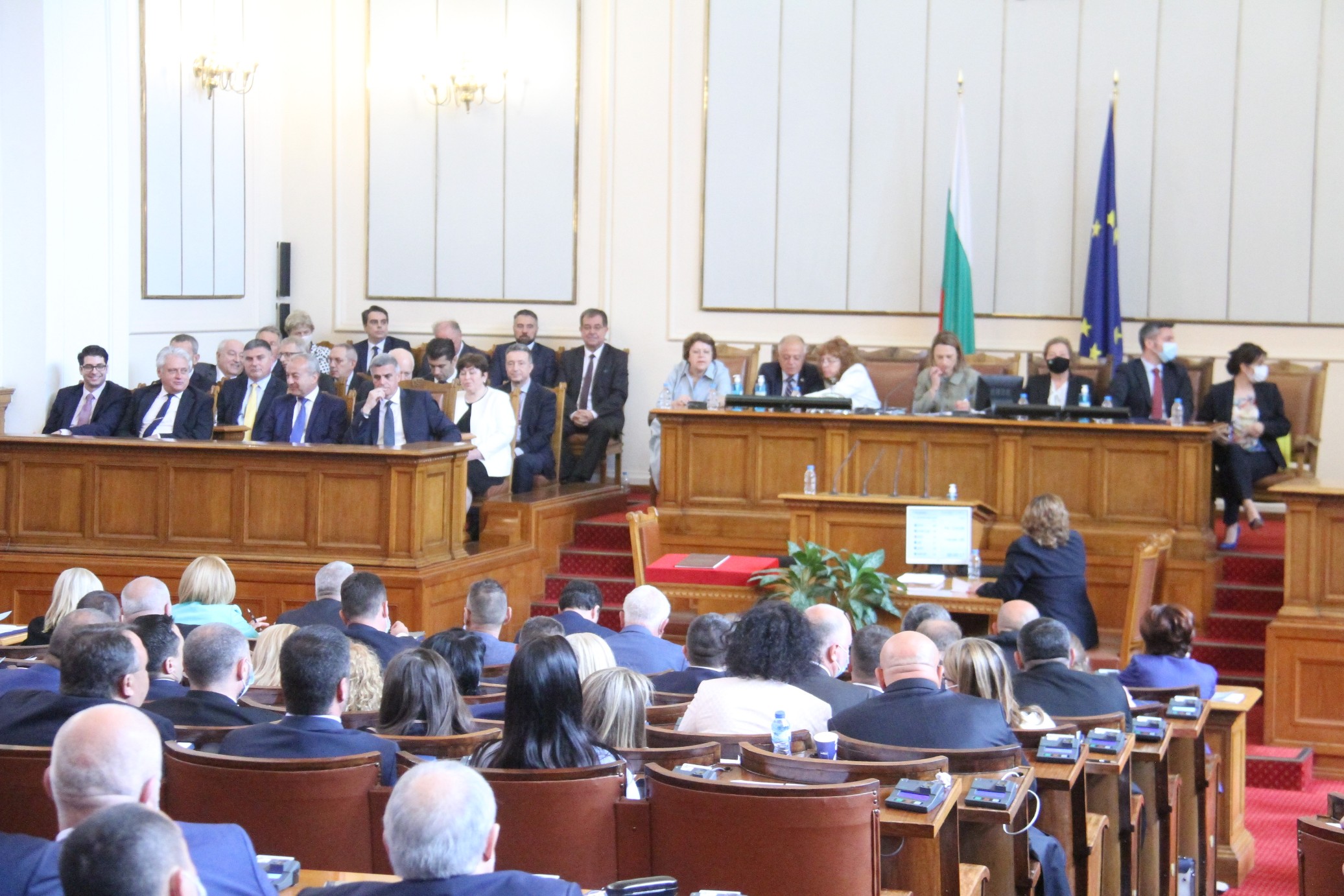 Няколко временни комисия, освен постоянните, ще създаде новото Народно събрание.