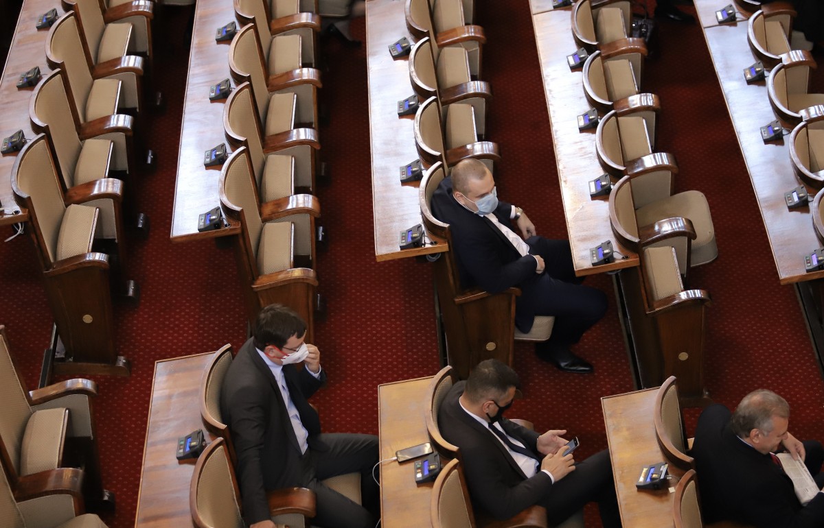 Правен прецедент и хаос в парламента след като ИТН решиха