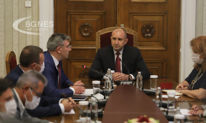 Консултациите при президента Румев Радев на представителите на ДПС започнаха