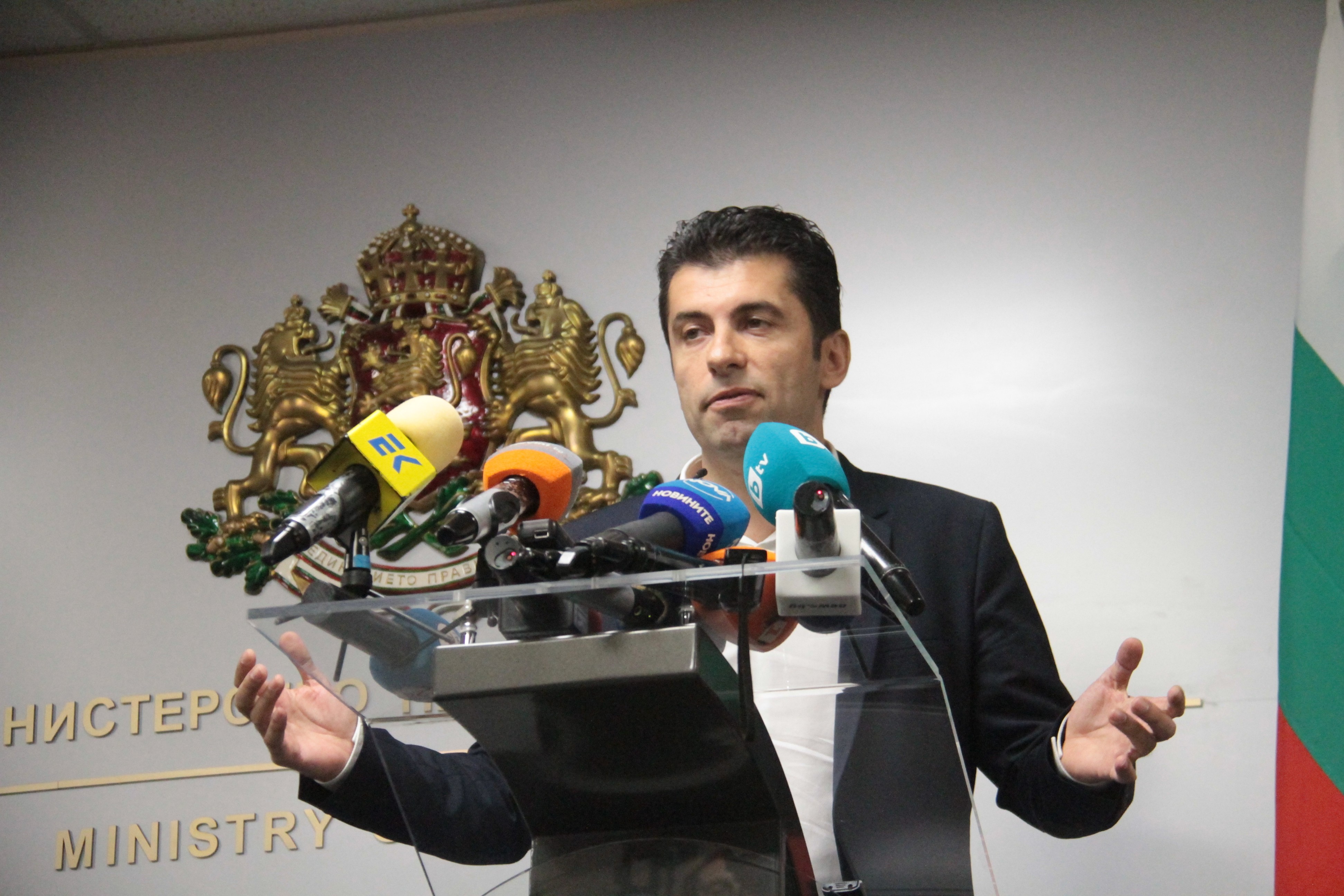 Кирил Петков и Асен Василев ще участват в парламентарните избори