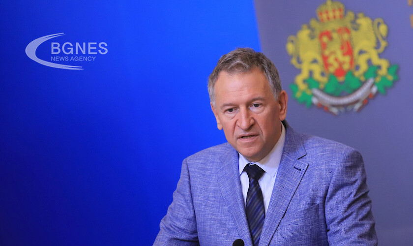 Здравният министър Стойчо Кацаров реално призна, че ситуацията с ковид
