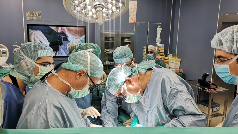 Четири трансплантации - три в болница „Лозенец“ и една във