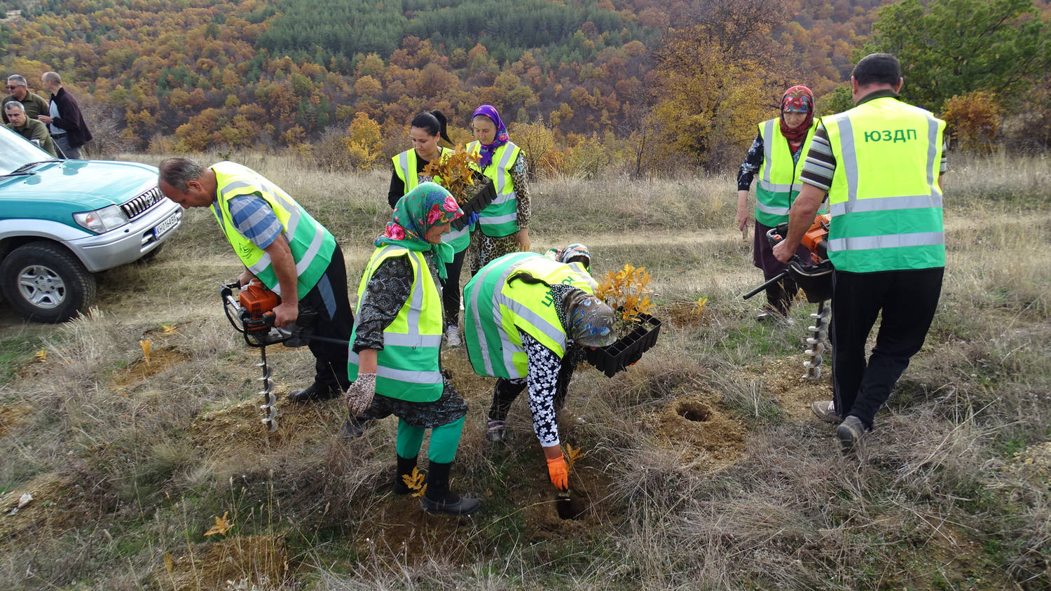 Залесителна есенна кампания започна в района на с. Крумово, община