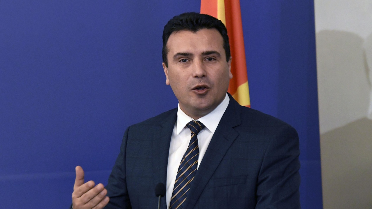 Зоран Заев оттегля оставките си като премиер и председател на