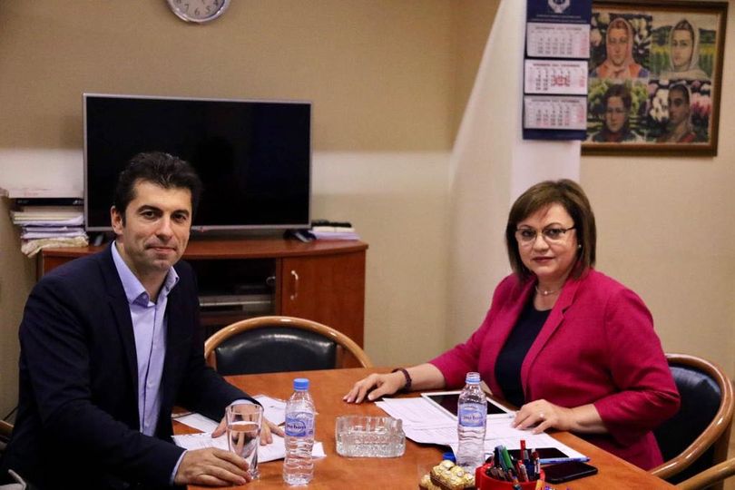 Нинова и Кирил Петков обсъдиха следващите стъпки в коалиционните преговориПродължавам