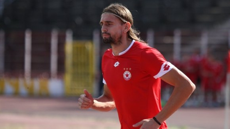 Александър Бранеков е бивш футболист на ЦСКА. Юноша на червените