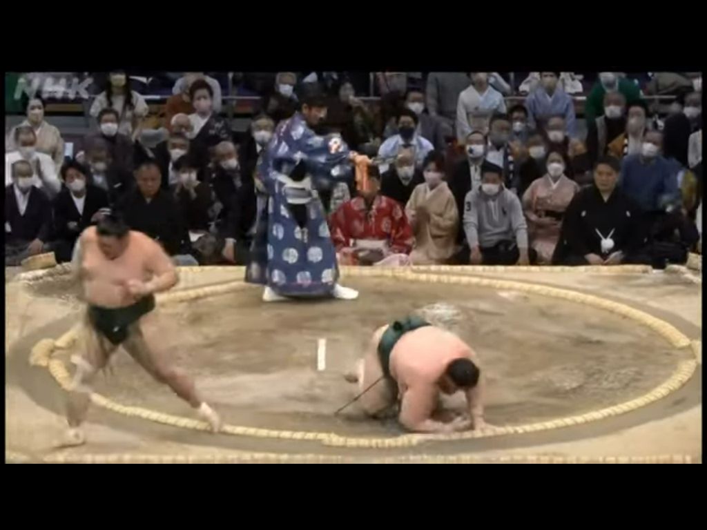 Даниел Иванов Аоияма допусна девета поредна загуба на турнира по сумо