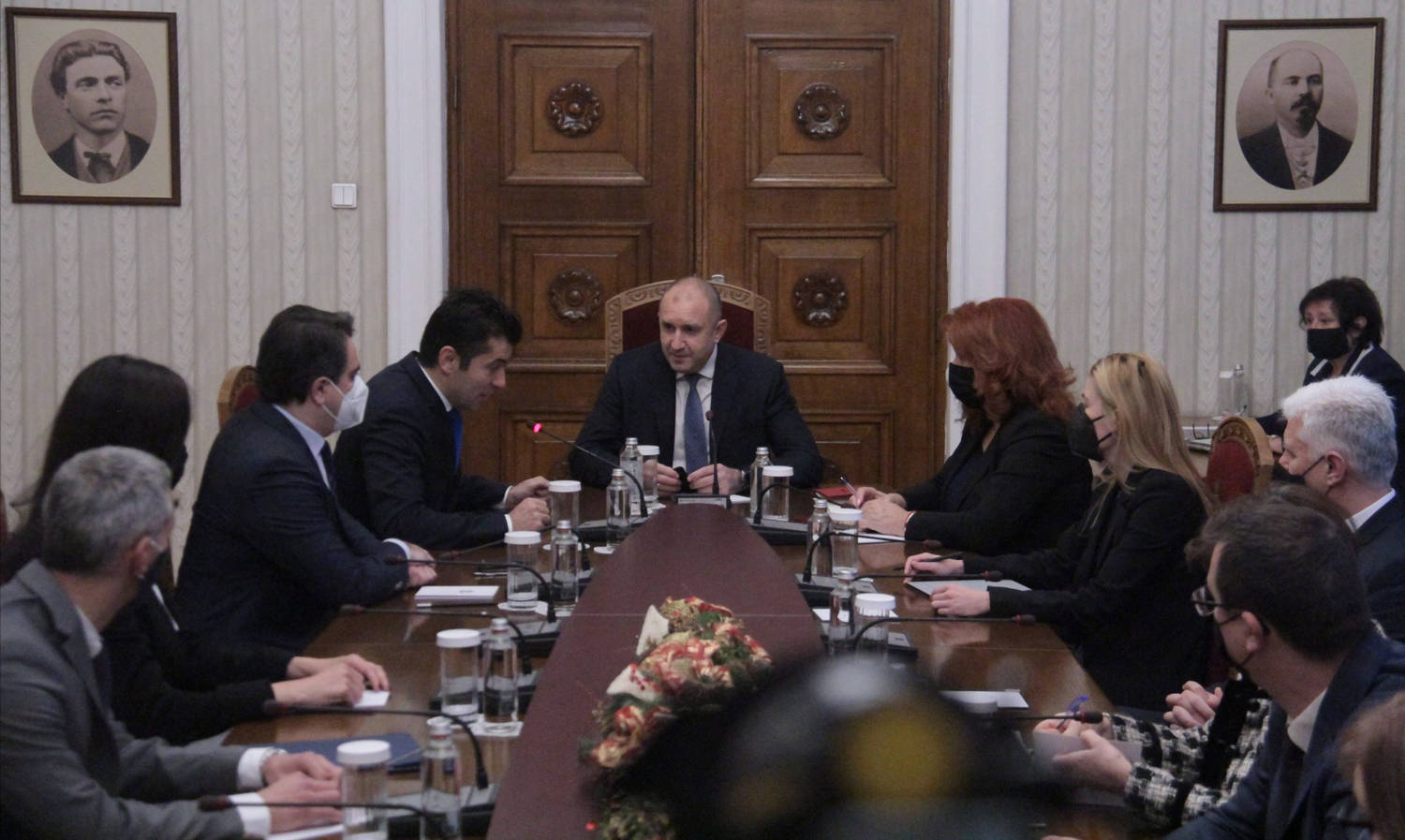 Времето на едноличната премиерска власт приключи заяви президентът Румен Радев