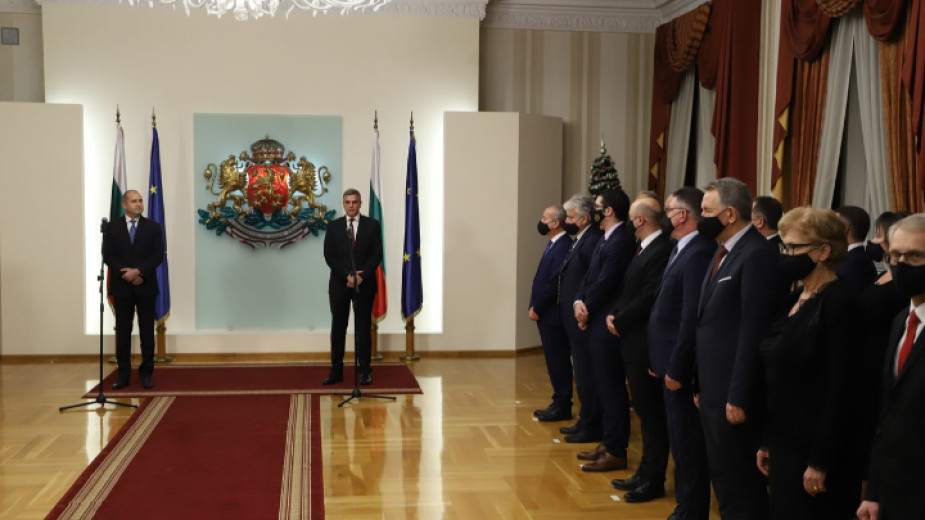 Президентът Румен Радев се срещна с представителите от служебния кабинет