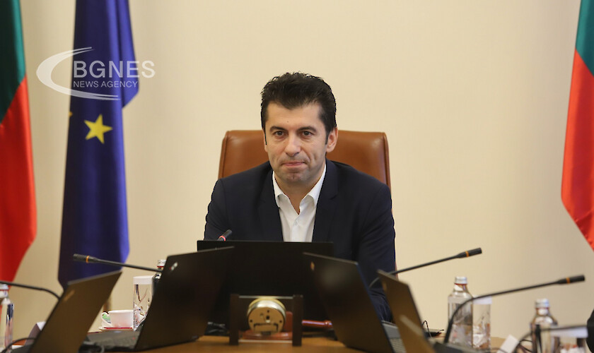 На първото заседание на новото правителство премиерът Кирил Петков постави