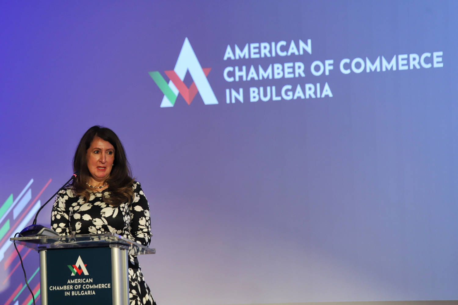 Чуждите инвеститори остават разтревожени за върховенството на правото в България,