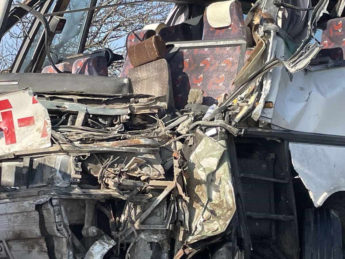 Автобус и камион се блъснаха между село Млекарево и Нова
