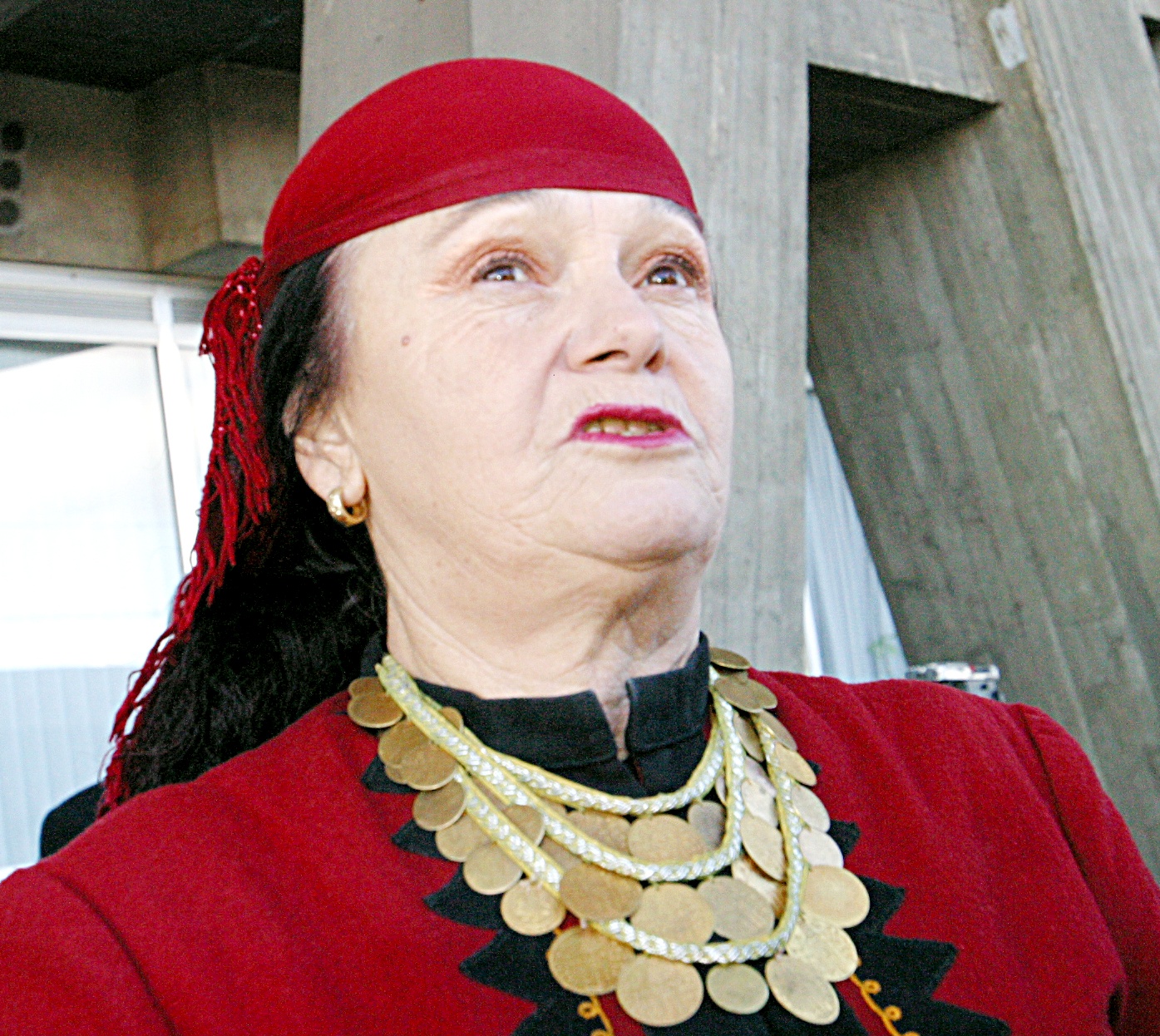 Знаменитата родопска певица Валя Балканска е приемала поздрави за рожден