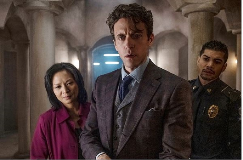 Поредица от смъртоносни загадки се проследяват в новия филм Дан