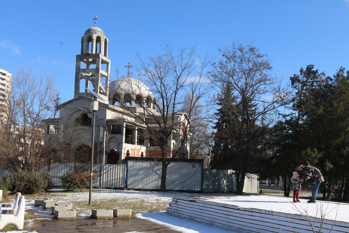 Деси ВЕЛЕВАВ България църква се строи само с дарения Нито