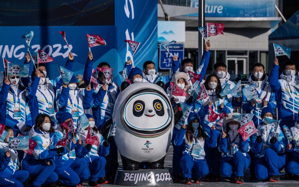 Олимпийското село за Пекин 2022 бе открито при спазването стриктни