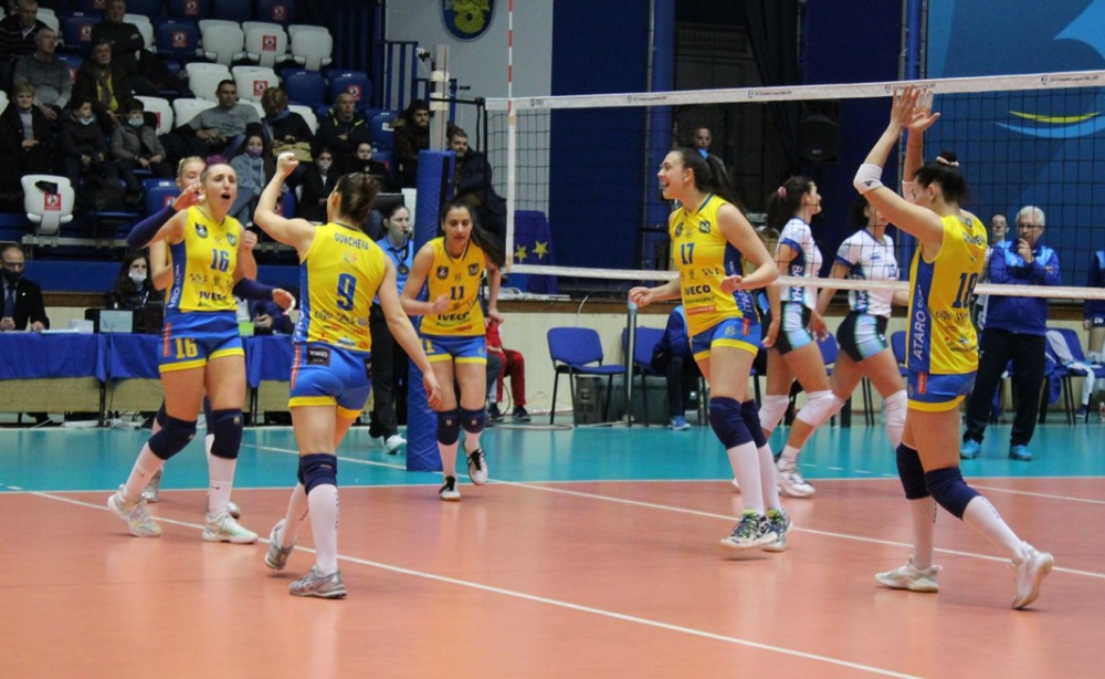 Шампионът по волейбол при жените Марица Пловдив спечели седма Купа