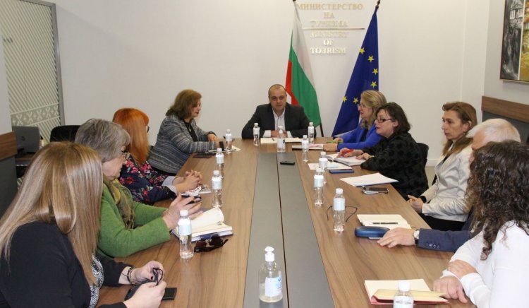Министърът на туризма Христо Проданов проведе работна среща с представители