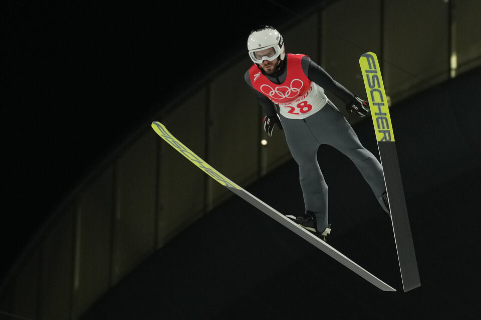 Владимир Зографски преодоля квалификацията по ски скок на голямата шанца