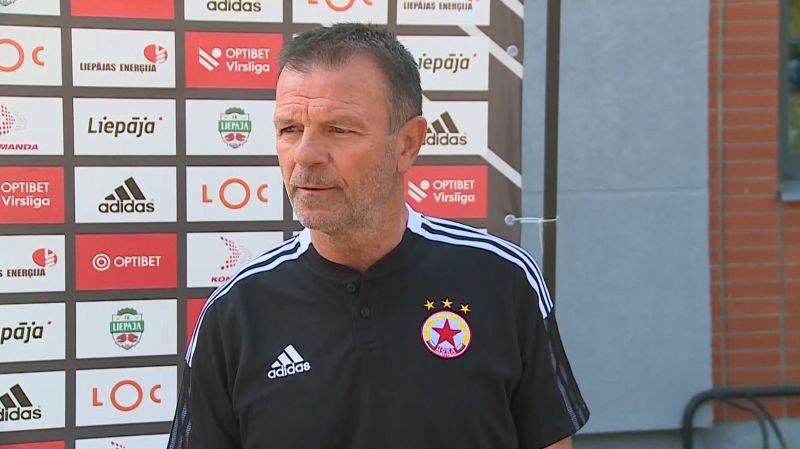 Треньорът на ЦСКА Стойчо Младенов започна с типичните за негов