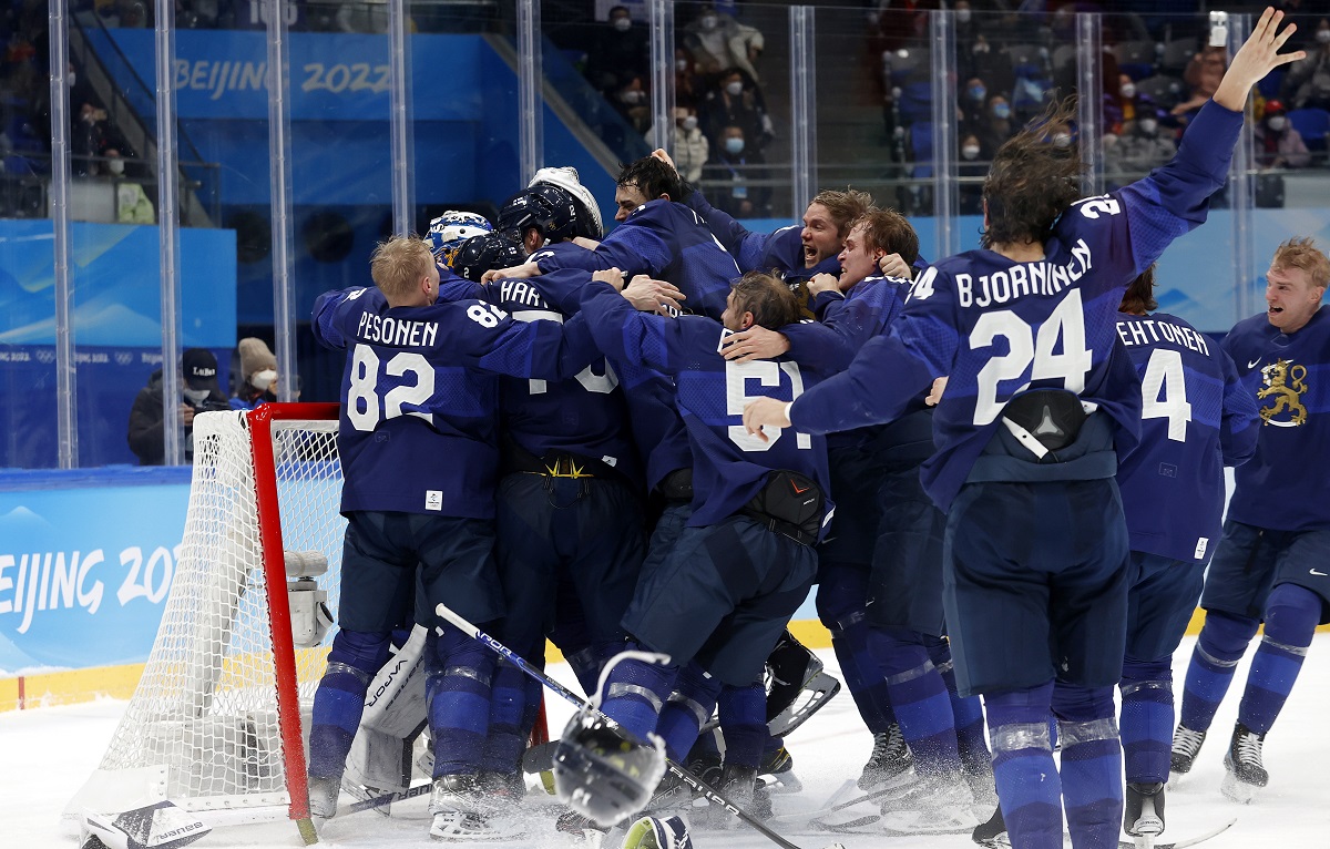 Отборът на Финландия спечели историческа първа олимпийска титла в хокея