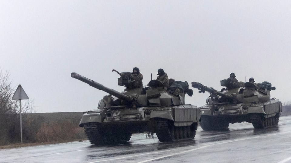 Украински военни машини навлизат в столицата Киев, за да я