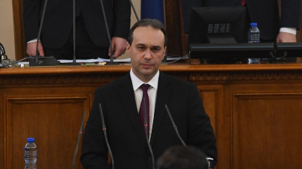 Юлия КУЛИНСКАДрагомир Заков е новият министър на отбраната решиха депутатите