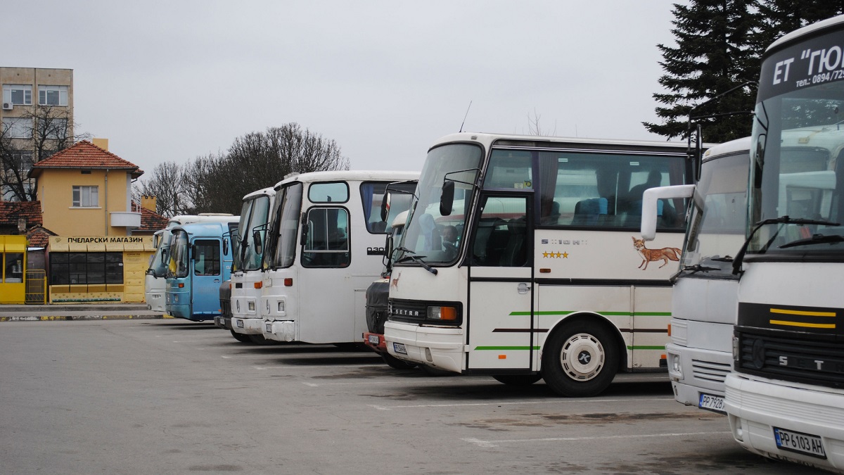Автобусни превозвачи ще вдигнат цените на билетите както за