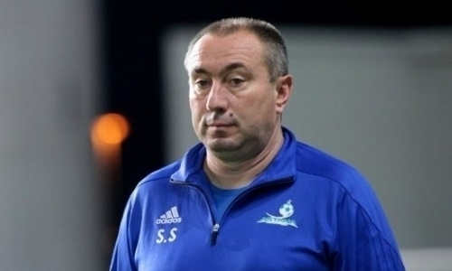 Треньорът на Левски Станимир Стоилов говори преди последната тренировка на