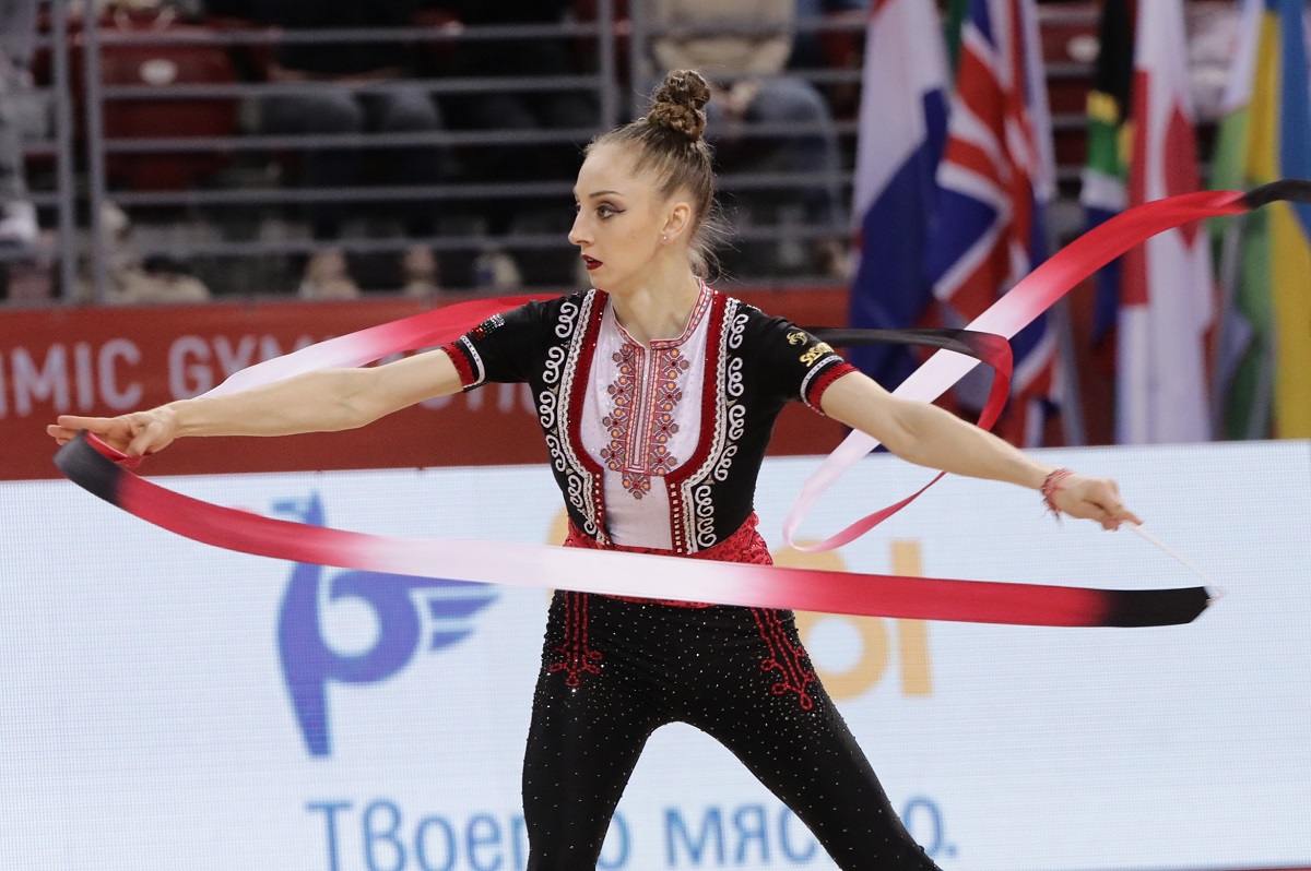 Новият състав на ансамбъла спечели титлата в многобоя на Световната