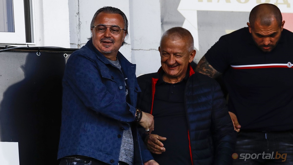 Собственикът на Локомотив Пд Христо Крушарски обяви че напуска клуба