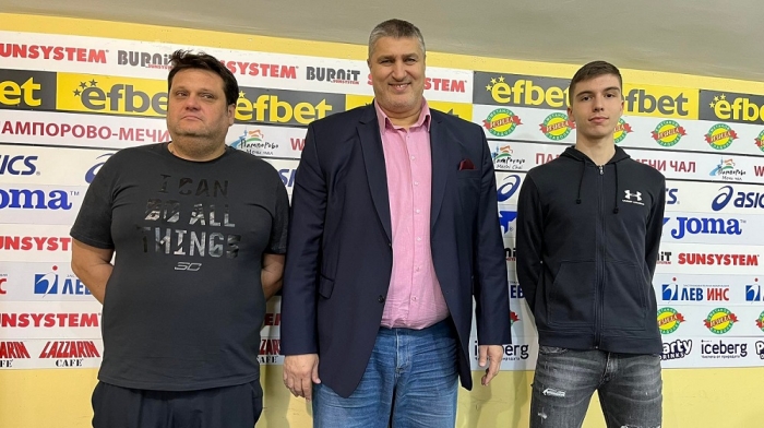 Председателят на БФВолейбол Любомир Ганев си пожела националите в тима