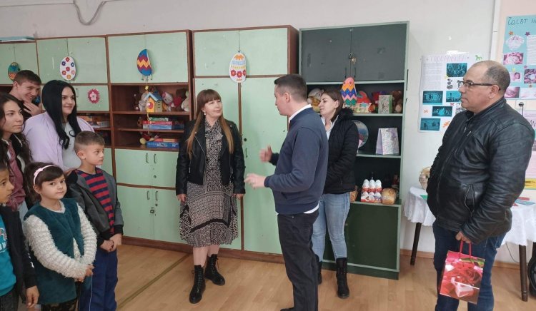Социалисти зарадваха с подаръци деца от център за настаняване от семеен тип във Велико Търново