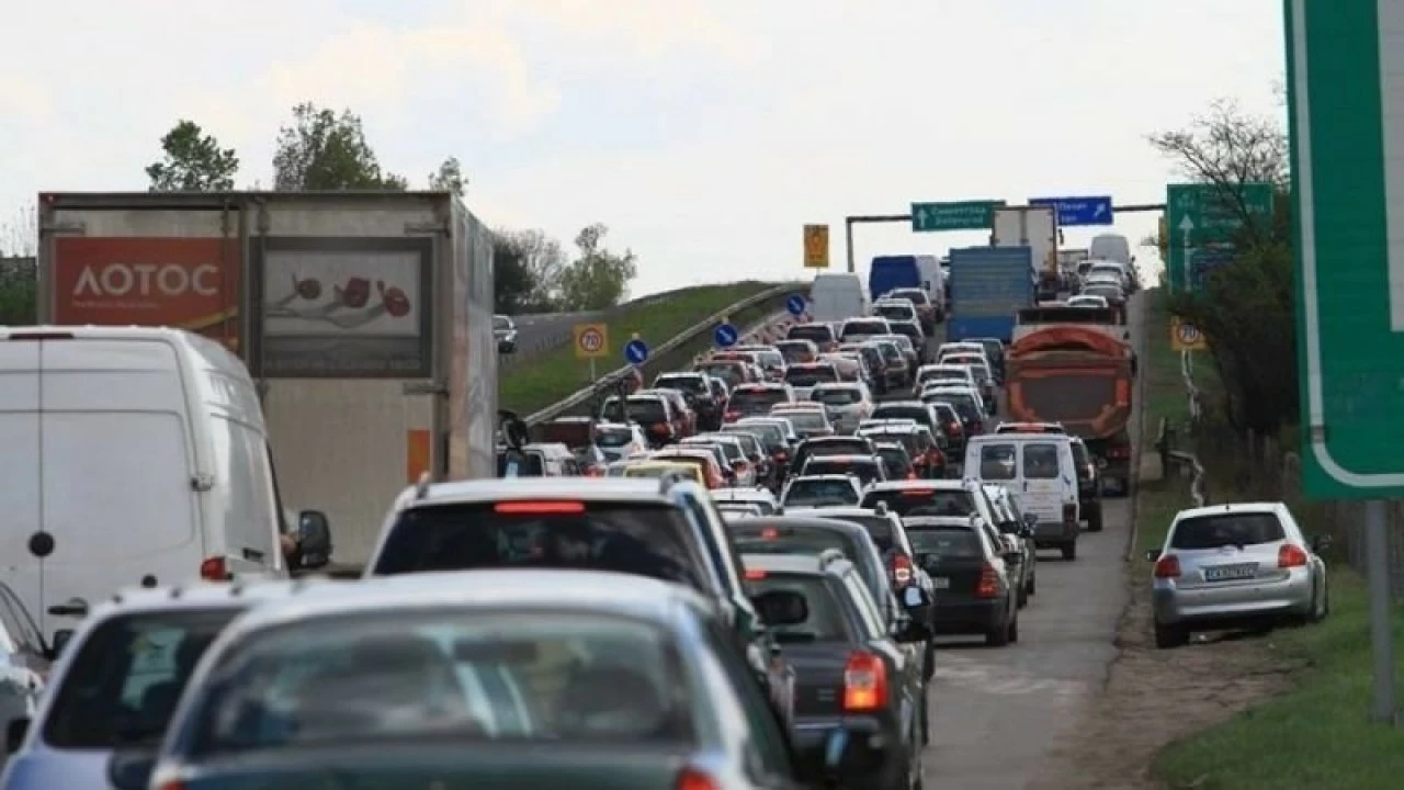 Интензивен трафик има на границите с Гърция, Румъния, Сърбия и Турция