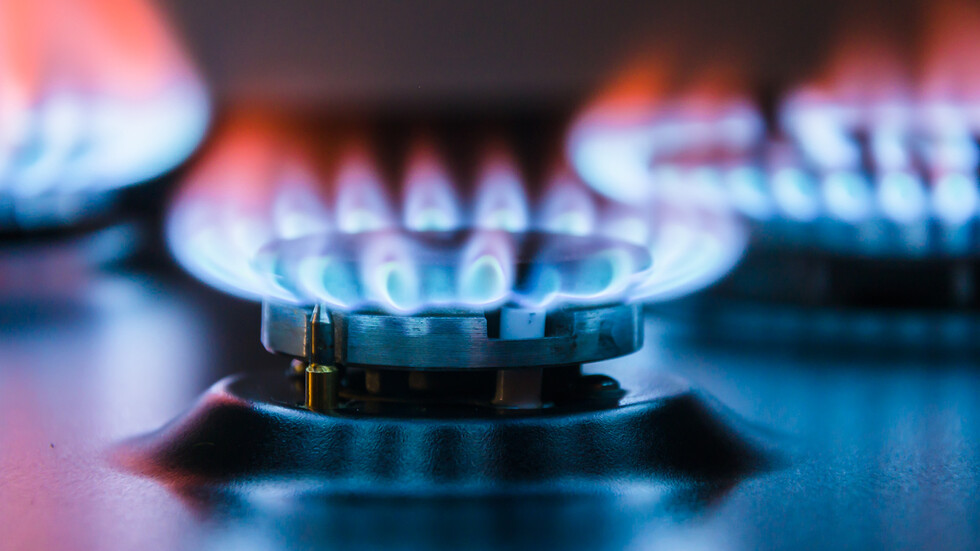 Десет европейски купувачи на руски газ са открили сметки в