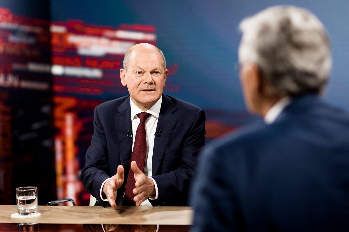 Напълно неочаквано германският канцлер Олаф Шолц обяви в телевизионно интервю