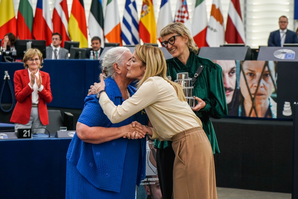 Председателят на Европейския парламент Роберта Мецола връчи Европейската филмова награда