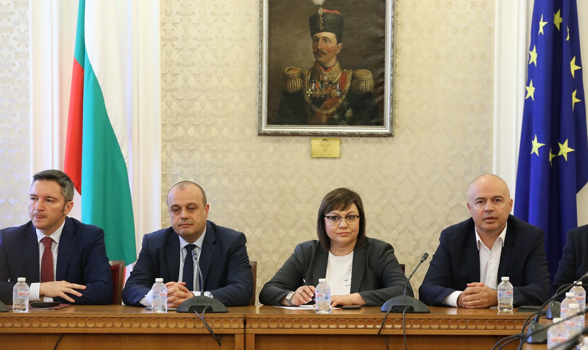 Юлия КУЛИНСКАБСП спира преговорите за съставяне на ново правителство в