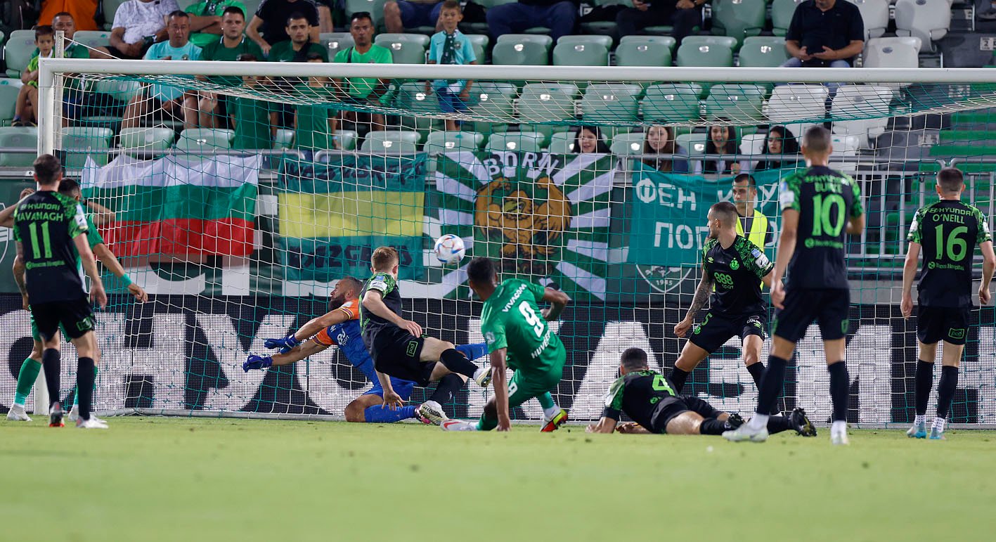 Пиерос Сотириу вкара два гола през първото полувреме и Лудогорец