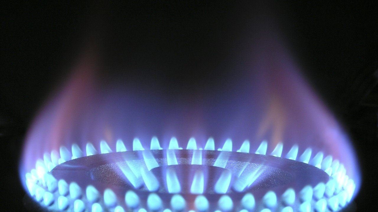 Руският енергиен гигант Газпром съобщи, че продължава да доставя газ