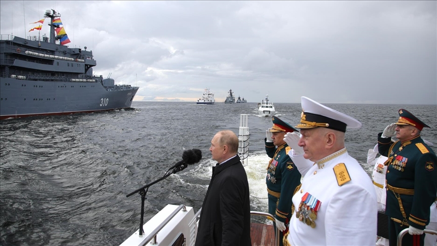 В Деня на военноморския флот (26 юли) руският президент прие