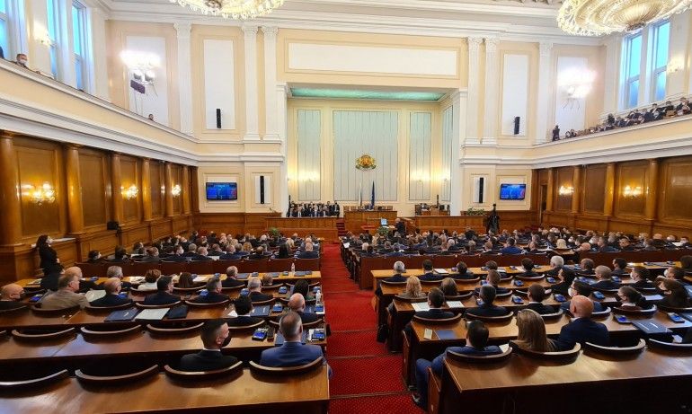 Юлия КУЛИНСКА Удобно една партия и две коалиции Гражданска платформа