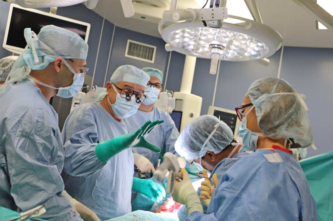 Специалисти от Военномедицинска академия извършиха поредна чернодробна трансплантация съобщават от