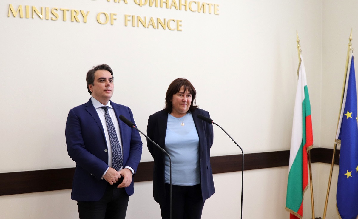 Служебният финасов министър Росица Велкова се обяви категорично против поредна